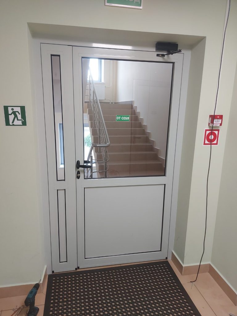дверь пвх установка