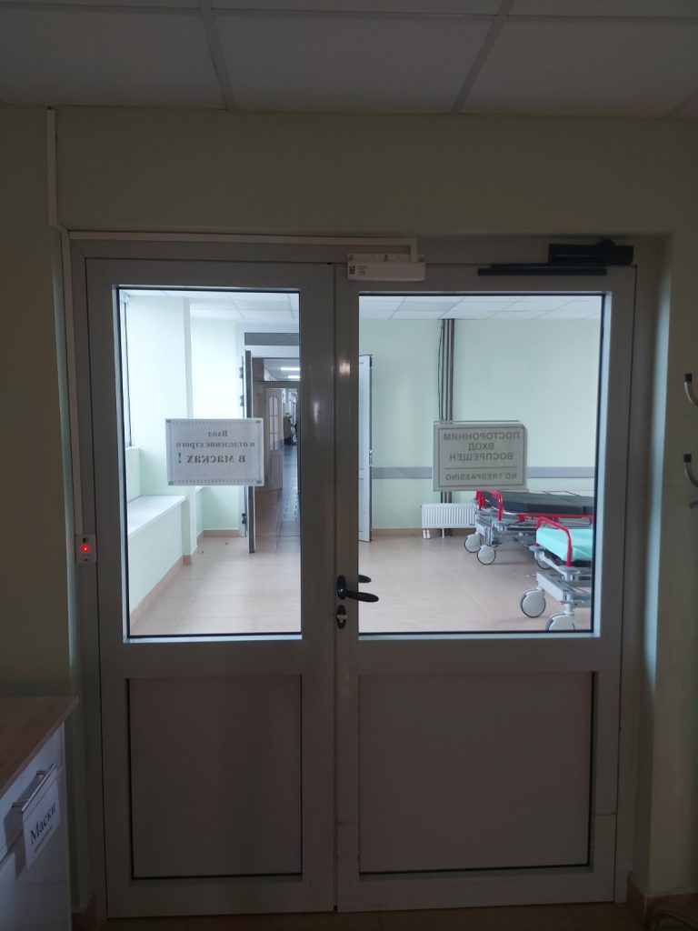 двери пластиковые после ремонта