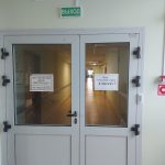 ремонт пластиковой двери