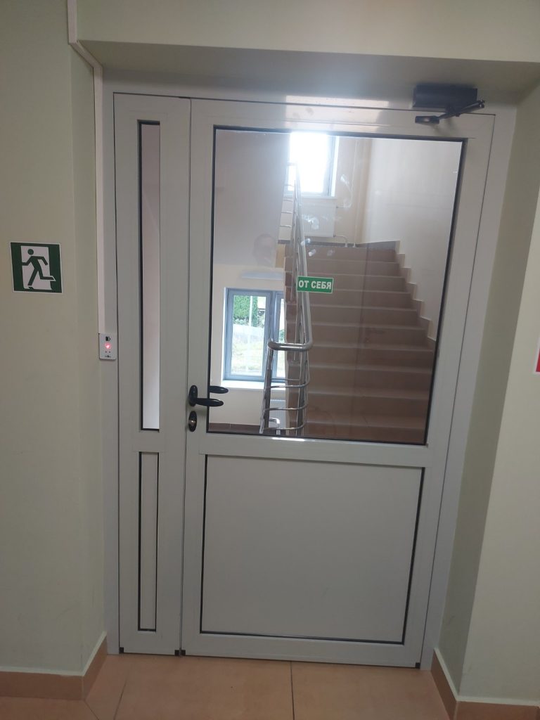 ремонт двери пвх