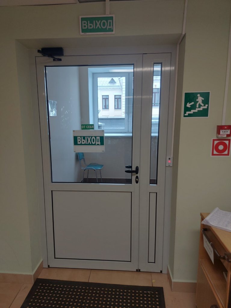 двери пвх после ремонта