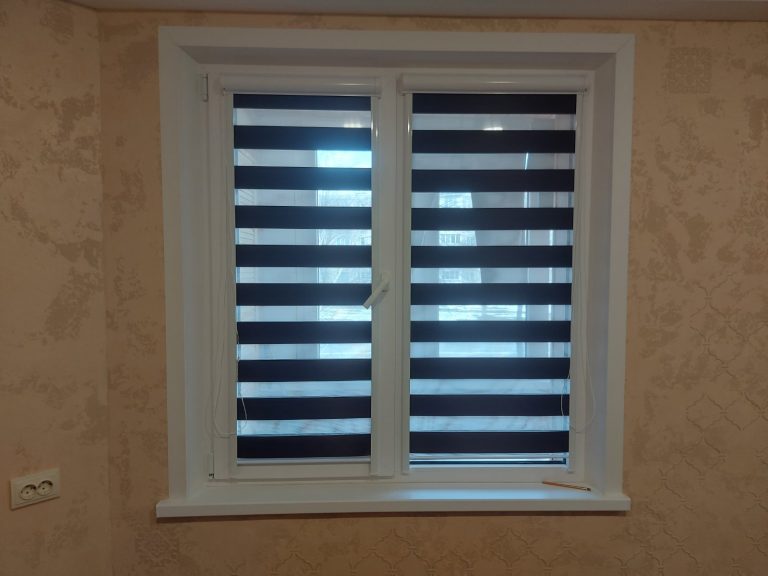 Монтаж ролл-штор