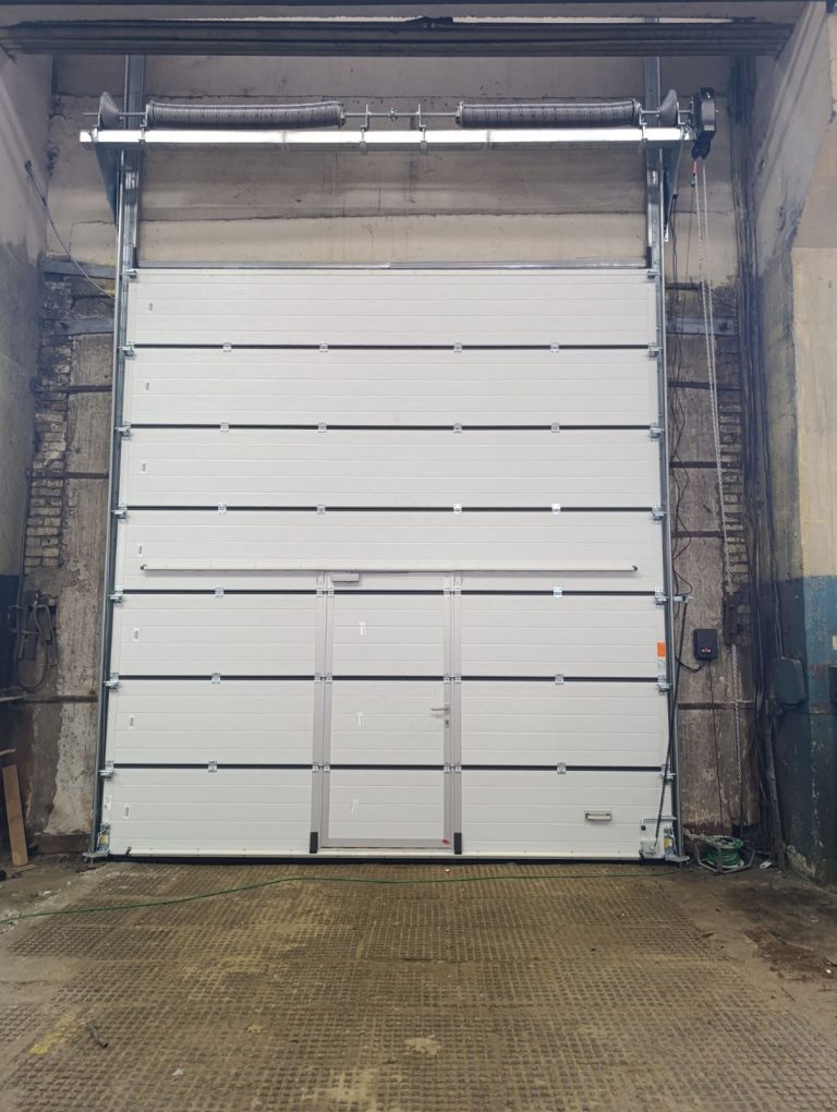 Монтаж роллетов